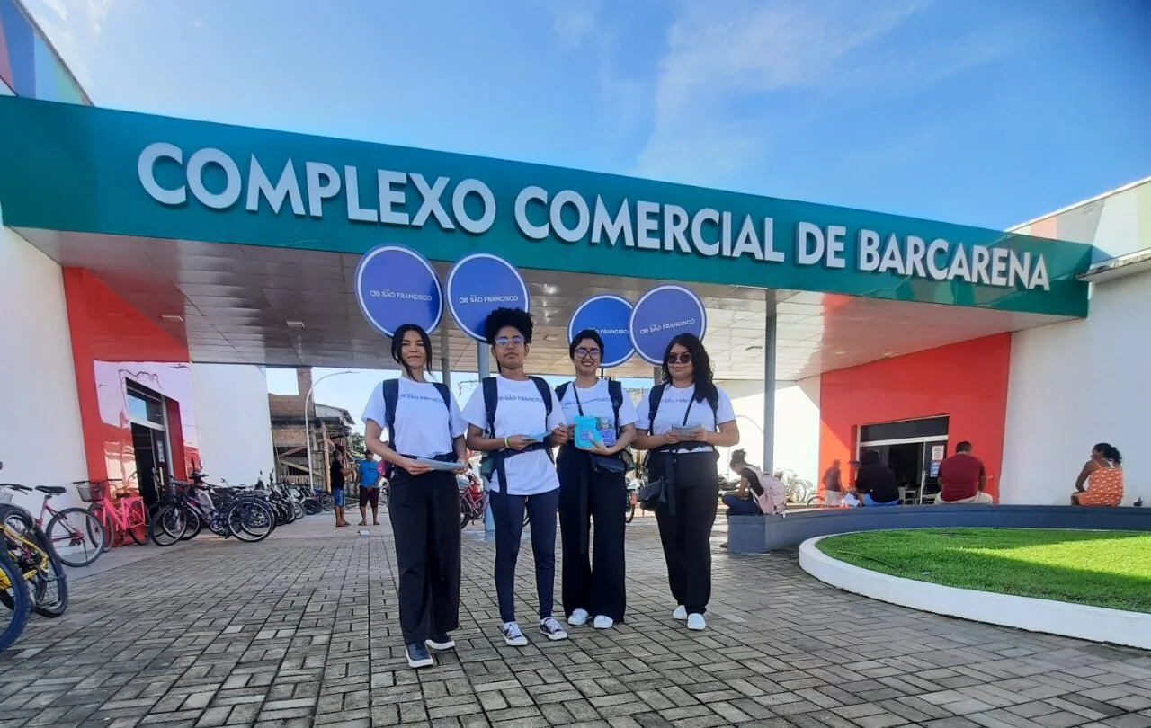 Equipe de promotores em ação externa